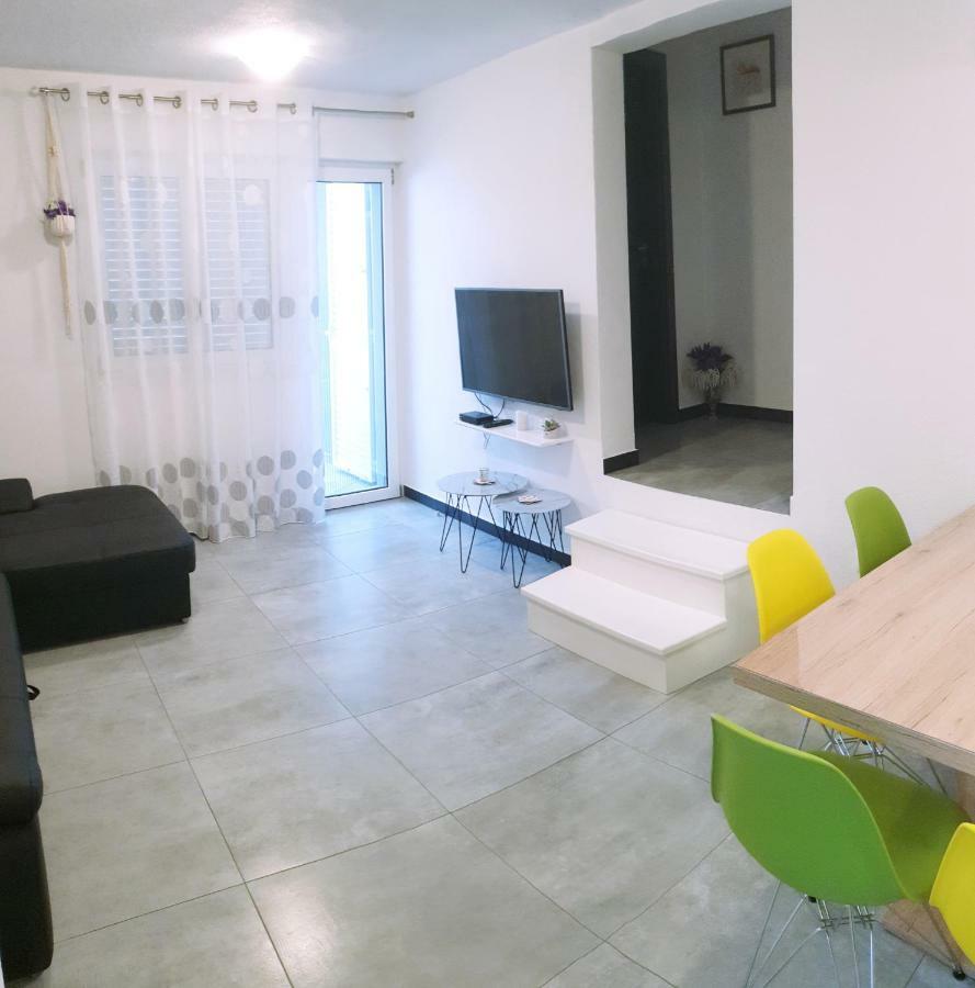 Villa Freya - Vacation House Слатине Экстерьер фото